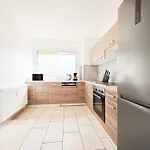 Tolstov - 3 With Balcony - 25 Min Messe Dus Apartment Duisburg
