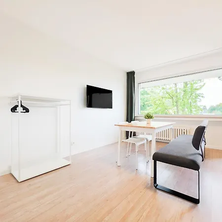 Tolstov - 3 With Balcony - 25 Min Messe Dus Apartament *