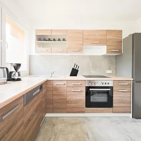 Tolstov - 3 With Balcony - 25 Min Messe Dus