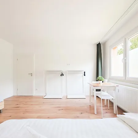 Tolstov - 3 With Balcony - 25 Min Messe Dus Apartment