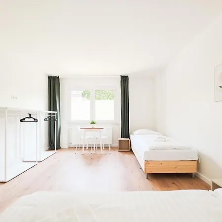 Tolstov - 3 With Balcony - 25 Min Messe Dus Apartment *